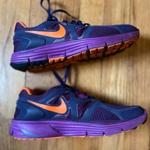 NIKE Women’s Lunarglide 3